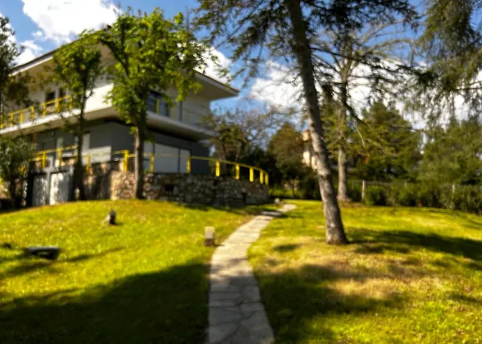 Christinas Pineforest * Vourvourou